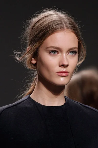 Look 14